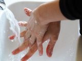 Dlaczego warto dezynfekować ręce?